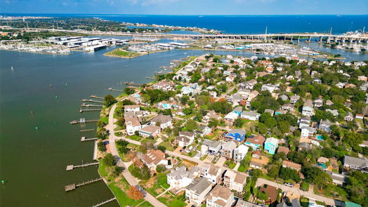 Clear Lake Shores 4-story, 4-bed 212 MAPLE-idx