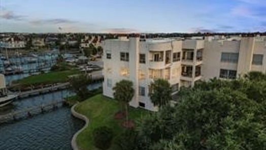 Kemah 3-story, 3-bed 1302 Marina Bay Drive 201A-idx