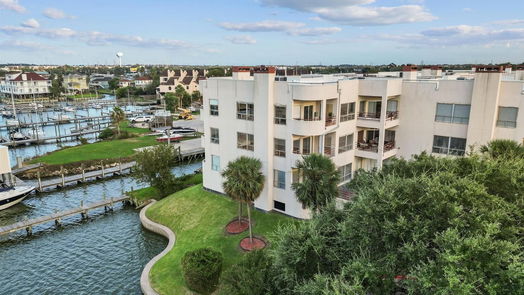 Kemah 3-story, 3-bed 1302 Marina Bay Drive 201A-idx