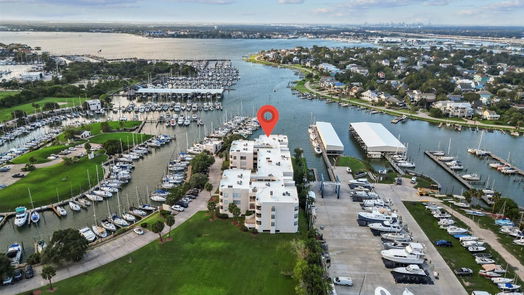 Kemah 3-story, 3-bed 1302 Marina Bay Drive 201A-idx