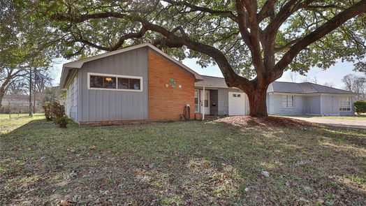 Lake Jackson 2-story, 4-bed 104 Palm Lane-idx