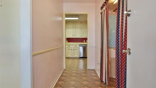Lake Jackson 2-story, 4-bed 104 Palm Lane-idx