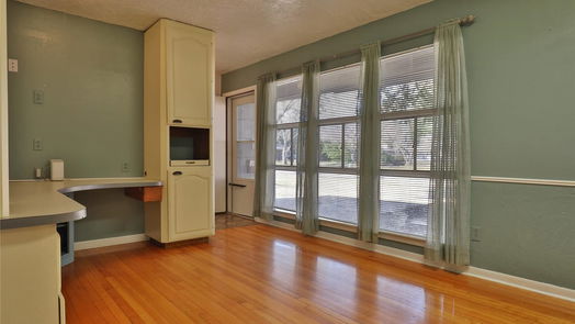 Lake Jackson 2-story, 4-bed 104 Palm Lane-idx