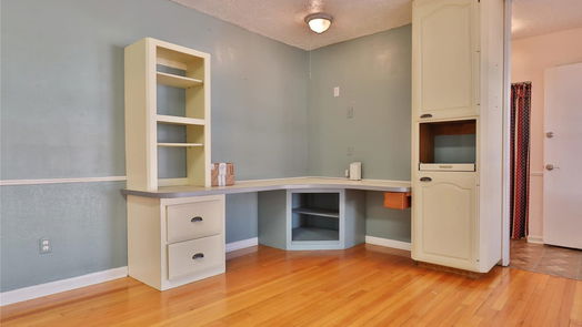 Lake Jackson 2-story, 4-bed 104 Palm Lane-idx