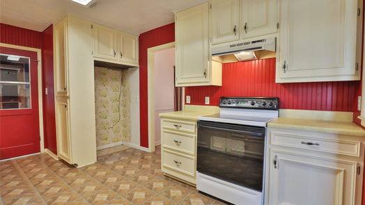 Lake Jackson 2-story, 4-bed 104 Palm Lane-idx