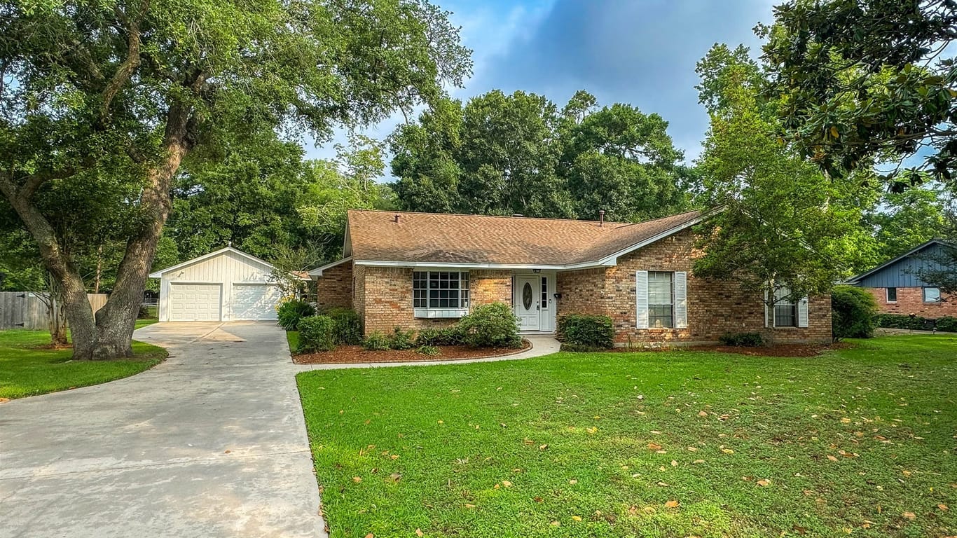 Lake Jackson null-story, 4-bed 319 Linden Lane-idx