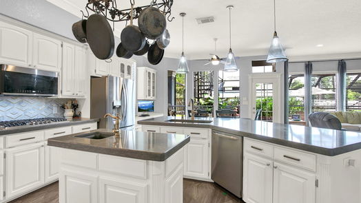 Lake Jackson 2-story, 4-bed 125 Paint Brush Street-idx