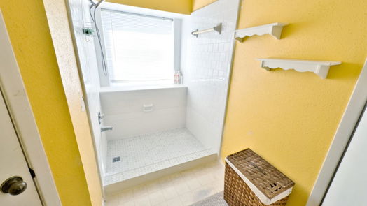 Lake Jackson 1-story, 3-bed 66 Avocado Ct Court-idx