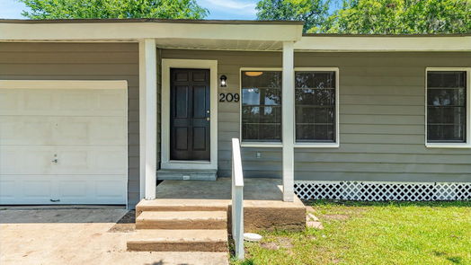 Lake Jackson null-story, 3-bed 209 Center Way Street-idx