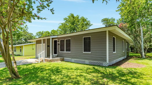 Lake Jackson null-story, 3-bed 209 Center Way Street-idx