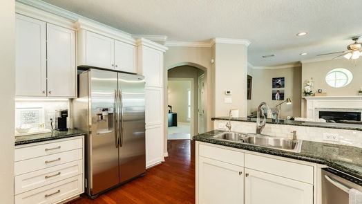 Lake Jackson 1-story, 3-bed 103 Harvard Oaks Drive-idx