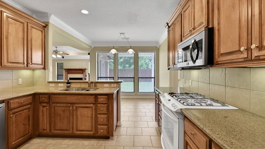 Lake Jackson null-story, 4-bed 107 Pearl Drive-idx