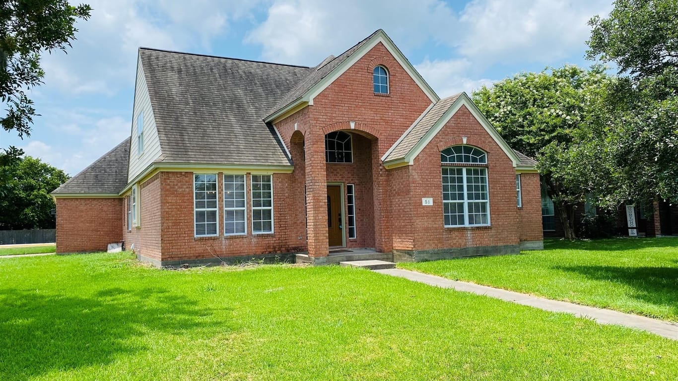 Lake Jackson 2-story, 3-bed 51 Chicory Court-idx