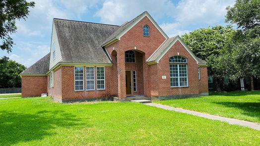 Lake Jackson 2-story, 3-bed 51 Chicory Court-idx