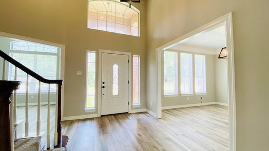 Lake Jackson 2-story, 3-bed 51 Chicory Court-idx