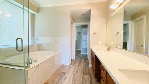 Lake Jackson 2-story, 3-bed 51 Chicory Court-idx
