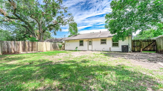 Lake Jackson null-story, 4-bed 526 Gardenia Street-idx