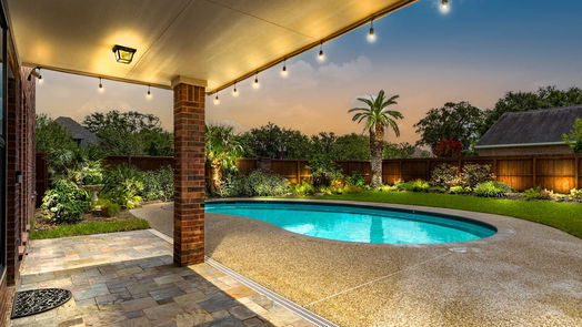 Lake Jackson 2-story, 5-bed 51 Scotch Pine Court-idx