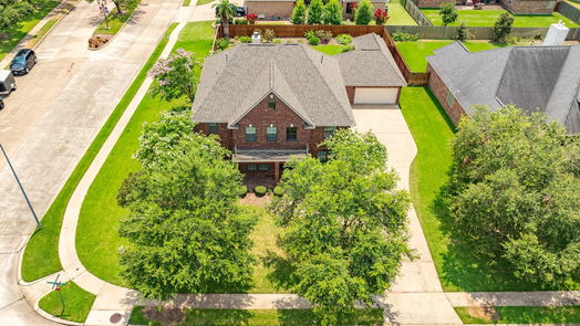 Lake Jackson 2-story, 5-bed 51 Scotch Pine Court-idx