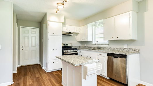 Lake Jackson null-story, 3-bed 303 Ligustrum Street-idx