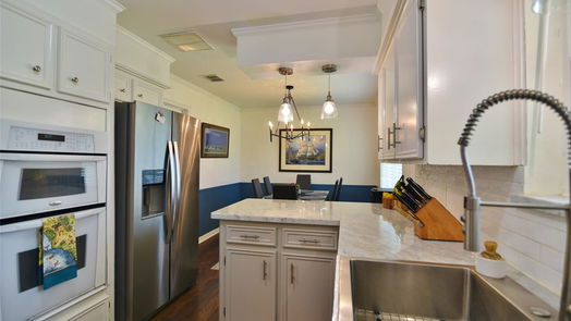Lake Jackson null-story, 3-bed 110 Larkspur Street-idx