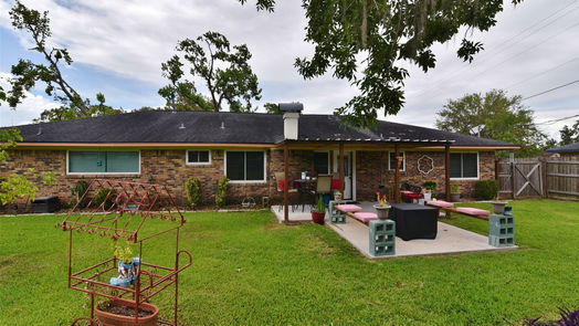Lake Jackson null-story, 3-bed 110 Larkspur Street-idx
