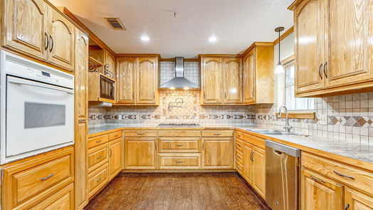 Lake Jackson null-story, 3-bed 125 Spruce Street-idx