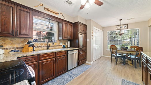 Lake Jackson 1-story, 3-bed 132 Arrowwood Street-idx