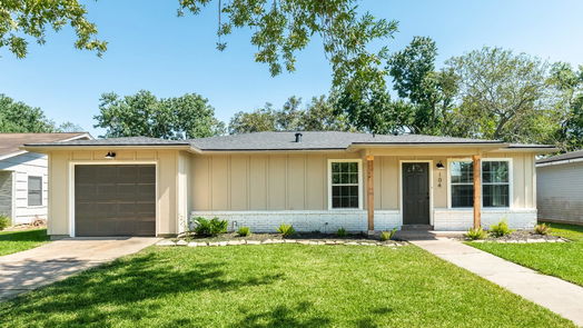 Lake Jackson 1-story, 4-bed 104 Forest Oaks Lane-idx