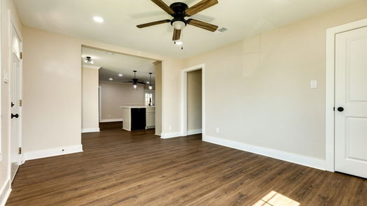 Lake Jackson 1-story, 4-bed 104 Forest Oaks Lane-idx