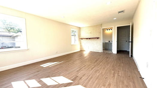 Lake Jackson 1-story, 3-bed 506 Center Way Street-idx
