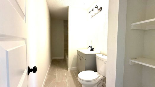 Lake Jackson 1-story, 3-bed 506 Center Way Street-idx