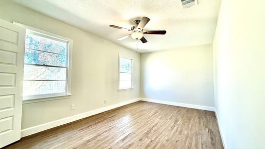 Lake Jackson 1-story, 3-bed 506 Center Way Street-idx