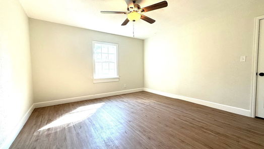 Lake Jackson 1-story, 3-bed 506 Center Way Street-idx