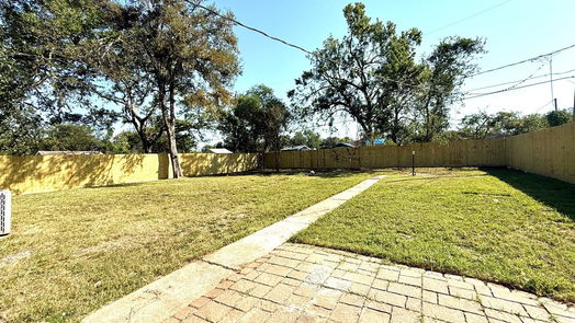 Lake Jackson 1-story, 3-bed 506 Center Way Street-idx