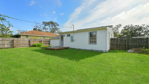 Lake Jackson 1-story, 3-bed 131 Huisache Street-idx