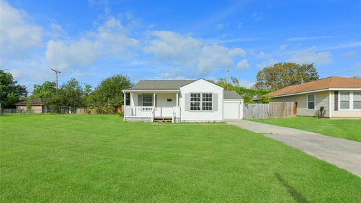 Lake Jackson 1-story, 3-bed 131 Huisache Street-idx