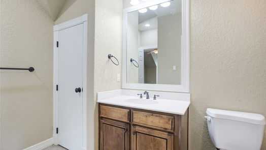 Lake Jackson 2-story, 4-bed 51 Snowberry Court-idx