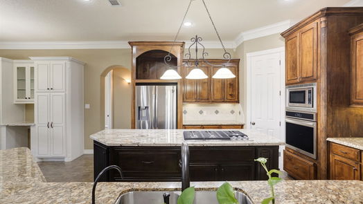 Lake Jackson 2-story, 4-bed 51 Snowberry Court-idx