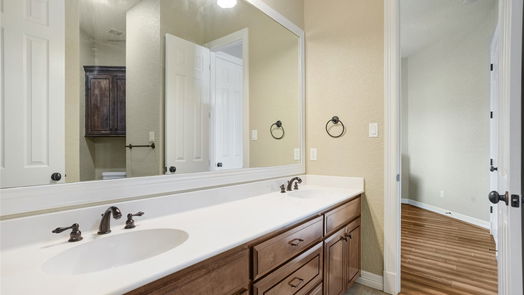 Lake Jackson 2-story, 4-bed 51 Snowberry Court-idx