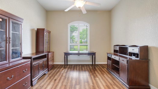 Lake Jackson 2-story, 4-bed 51 Snowberry Court-idx