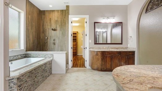 Lake Jackson 2-story, 4-bed 51 Snowberry Court-idx