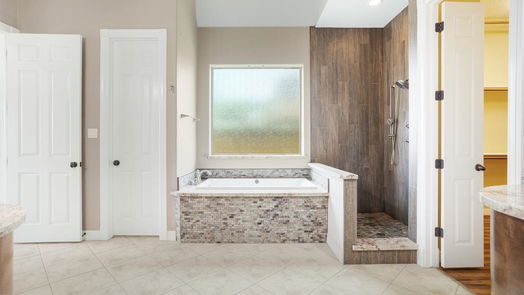 Lake Jackson 2-story, 4-bed 51 Snowberry Court-idx