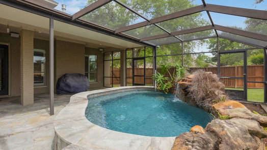 Lake Jackson 2-story, 4-bed 51 Snowberry Court-idx