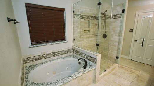 Lake Jackson 2-story, 4-bed 56 Southernwood Court-idx