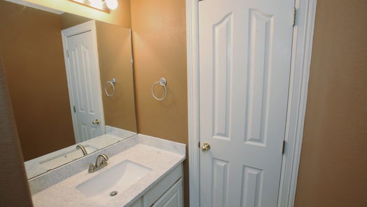 Lake Jackson 2-story, 4-bed 56 Southernwood Court-idx