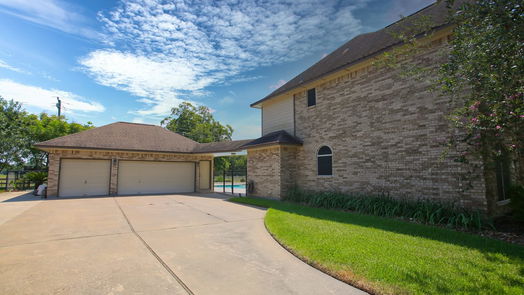 Lake Jackson 2-story, 4-bed 56 Southernwood Court-idx