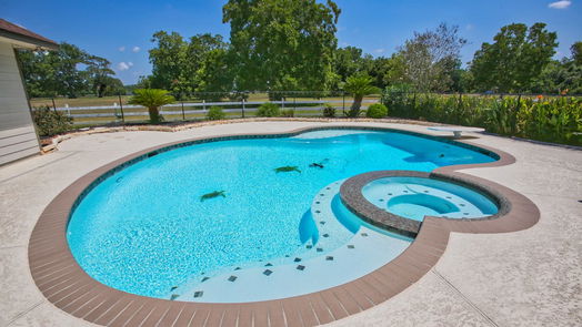 Lake Jackson 2-story, 4-bed 56 Southernwood Court-idx