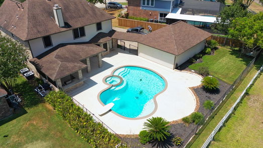 Lake Jackson 2-story, 4-bed 56 Southernwood Court-idx