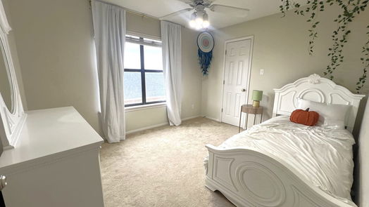Lake Jackson 2-story, 5-bed 216 River Oaks Drive-idx